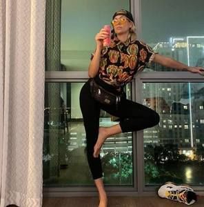 Meet your Posher, Julia